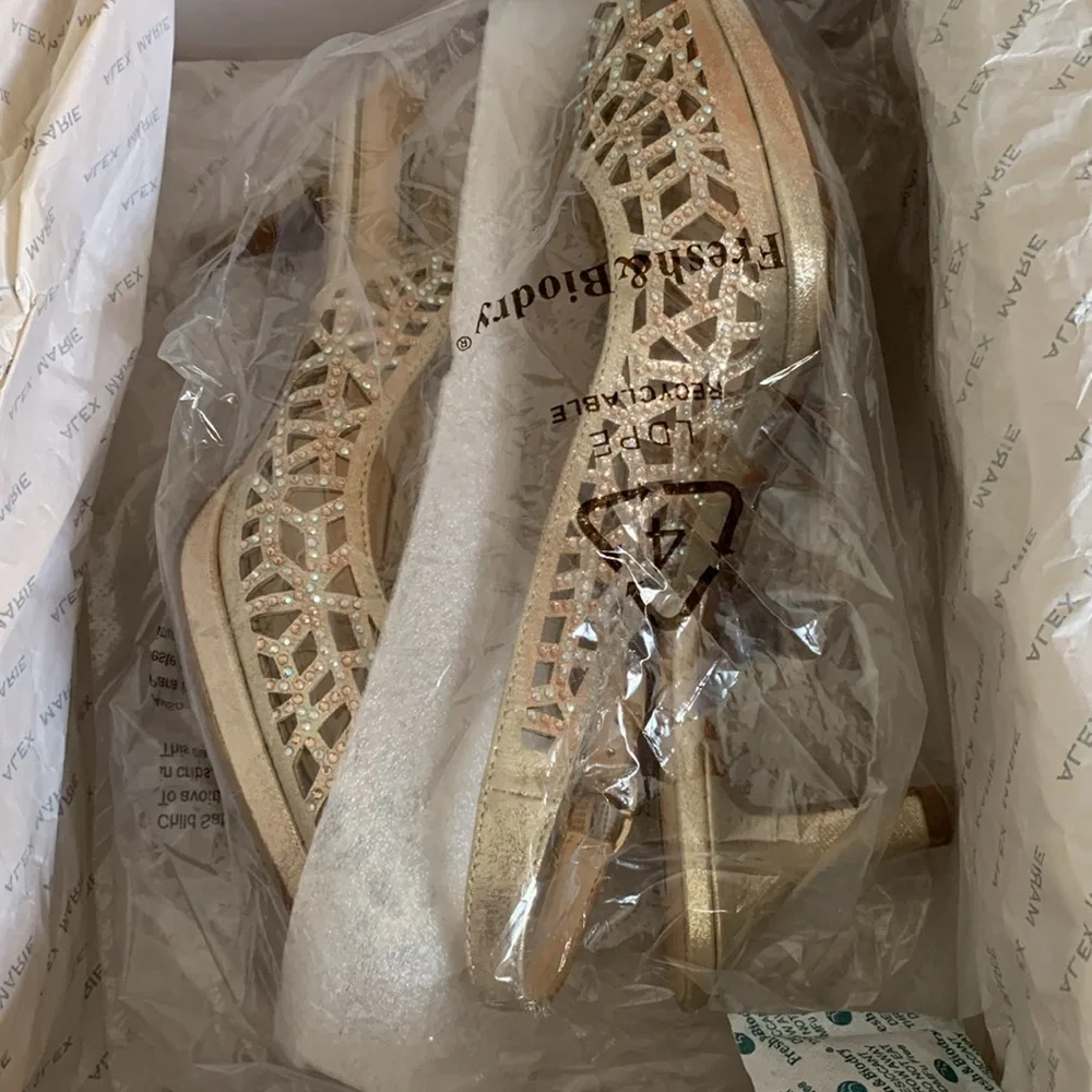 Alex Marie Gold 2 1/2” Heels with Intricate Cutout Design EUC